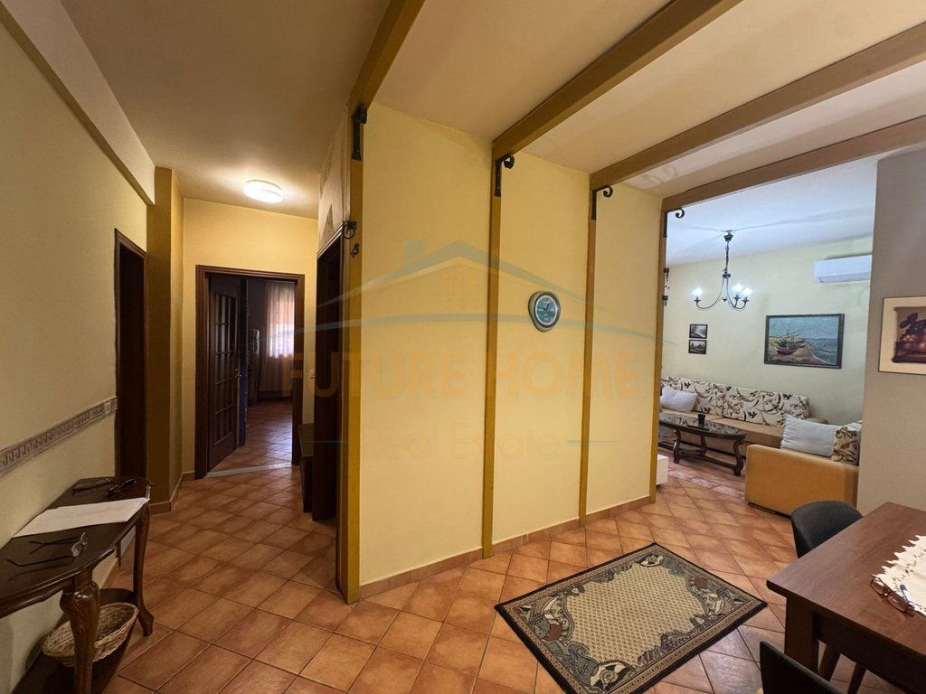 Qera, Apartament 2+1, Komuna e Parisit
