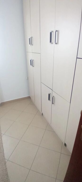 Jepet me qira 2+1+1 ISH FUSHA E AVIACIONIT 650€