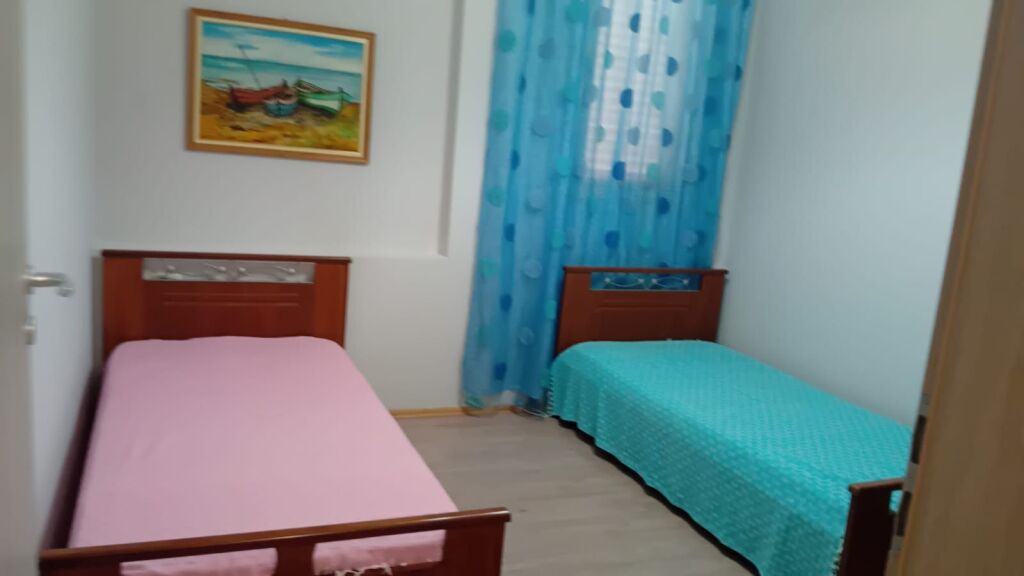 🏡✨ JEPET ME QERA Apartament 2+1 📍 Shkozë, pranë Kryegjyshatës 💰 Çmimi: 37.000 Lekë/muaj