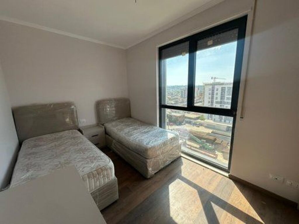Ofrojmë për qira Apartament 2+1+2 + Post Parkimi në Kompleksi “Akses Tirana”