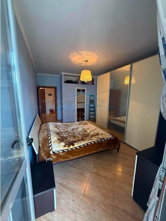 Qera, Apartament 2+1+2, Komuna e Parisit, Tirane