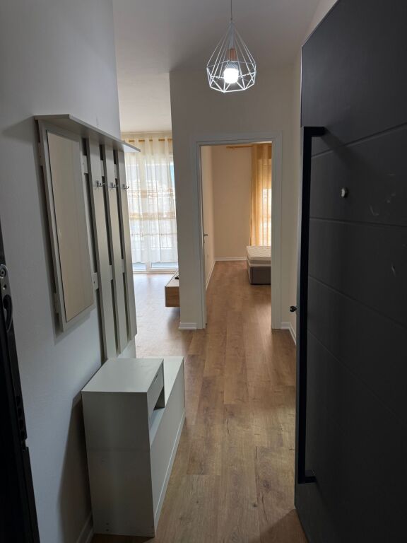 Qera | Apartament 1 + 1 | Rruga 5 Maji | 500 €/muaj