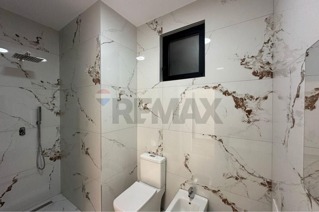 Apartament - Për Shitje - Liqeni I Thatë, Tiranë