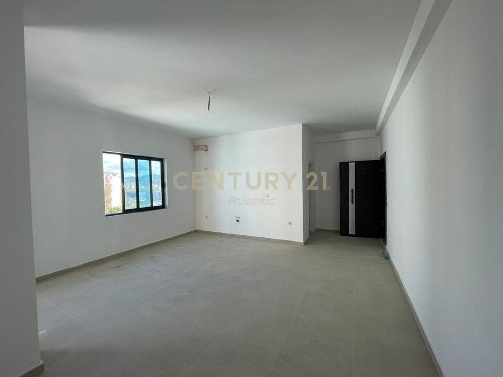 Apartament 1+1 për Shitje në Malin e Robit, Ndërtim i Ri me Pishinë