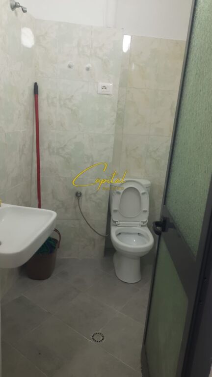 NEGOZIO IN AFFITTO 65 M2 ALI DEMI 65.000 LEKE