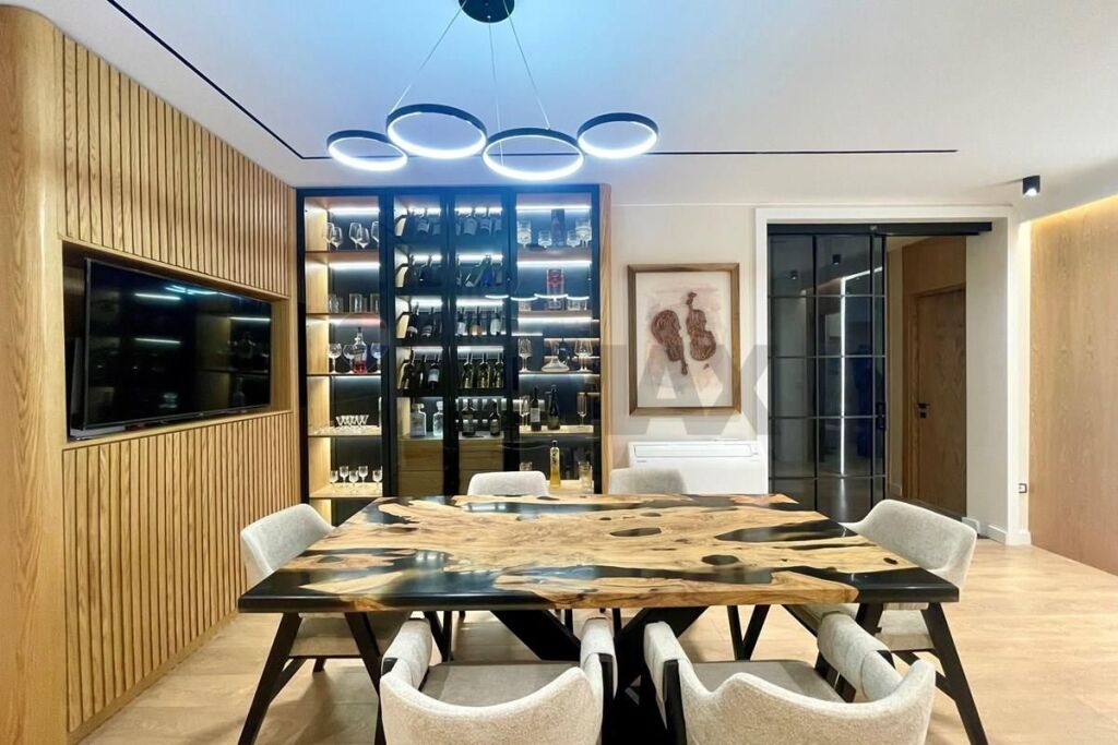 Modern 3+1 apartment in the Center of Tirana!