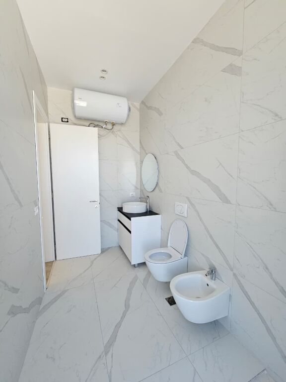 APARTAMENT LUKSOZ 2+1 PER QERA TEK KOMPLEKSI DELIJORGJI