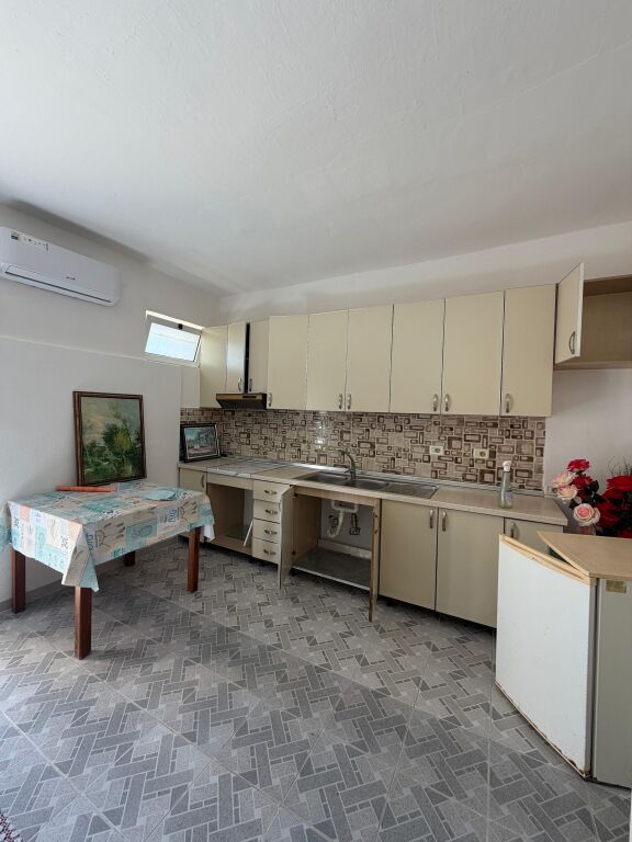 First floor of a villa for rent
