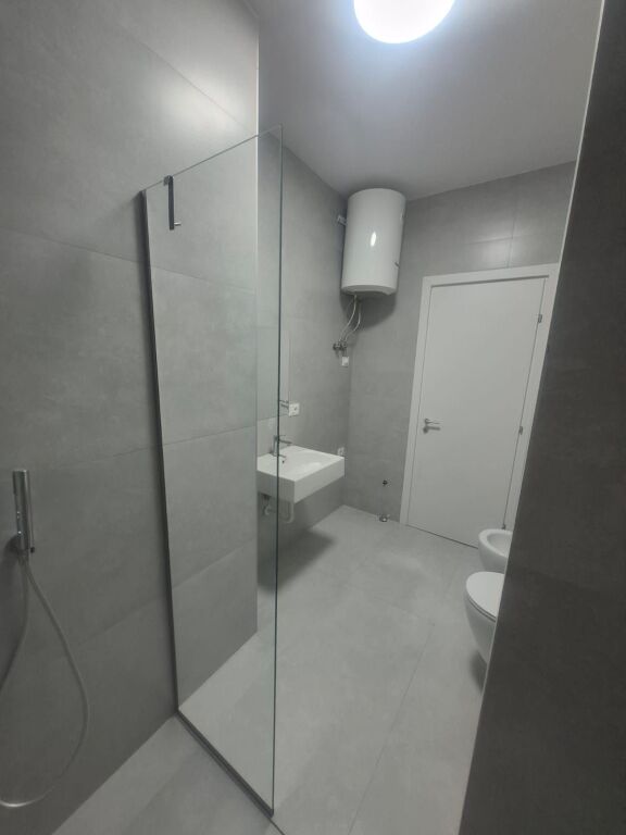 Jepet me qira apartament 1+1