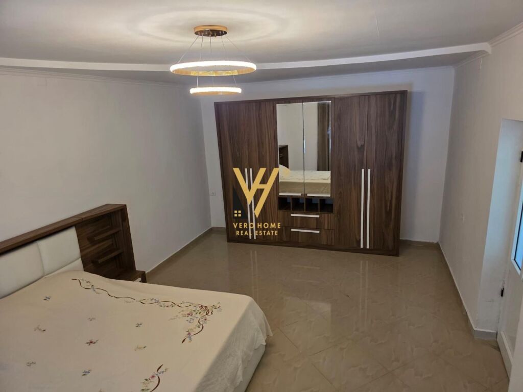 JEPET SHTEPI PRIVATE ME QERA NE ALLIAS 50.000 LEKE