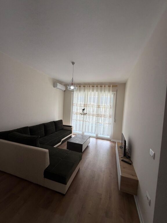 APARTAMENT ME QERA 1+1 5 MAJI 50.000 LEKE FH-75543