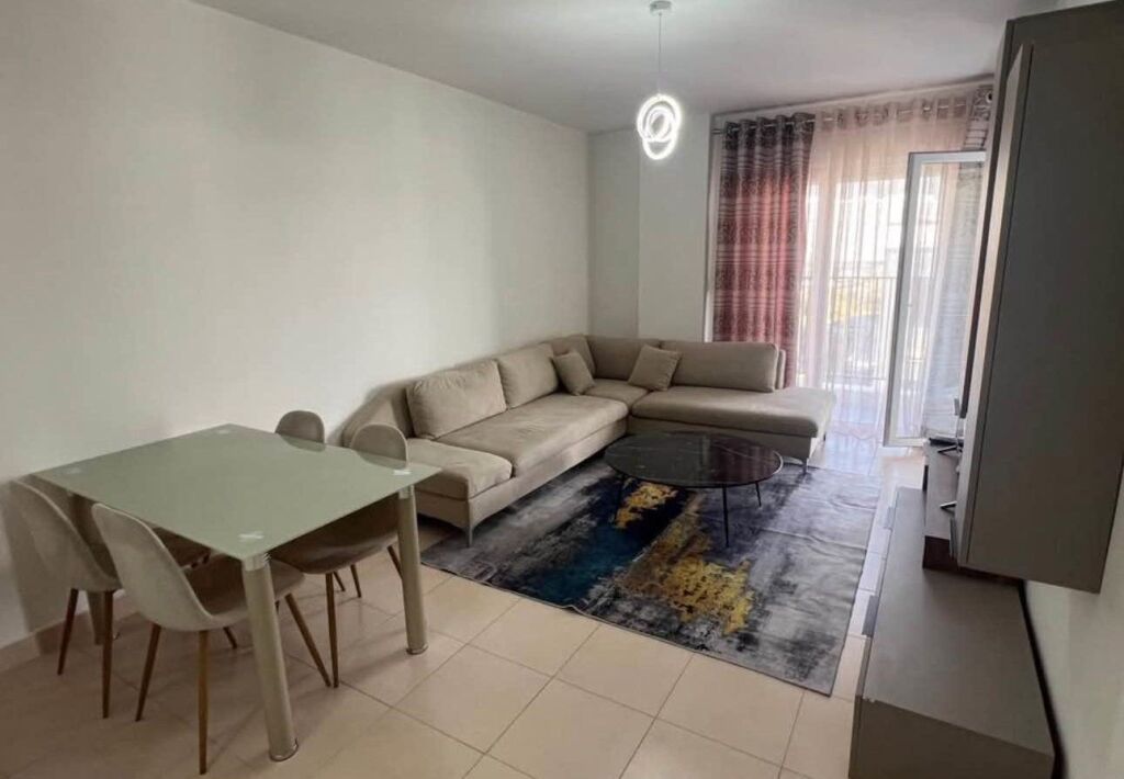 AFFITTASI 1+1 VIA 5 MAGGIO 40.000 LEKE
