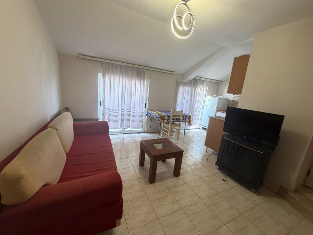Jepet Me Qera Apartament 1+1+1 Ballkon
