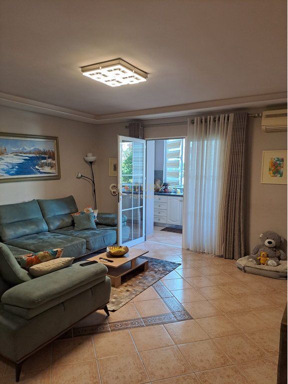 Apartament 2+1+2 per shitje tek Vasil Shanto