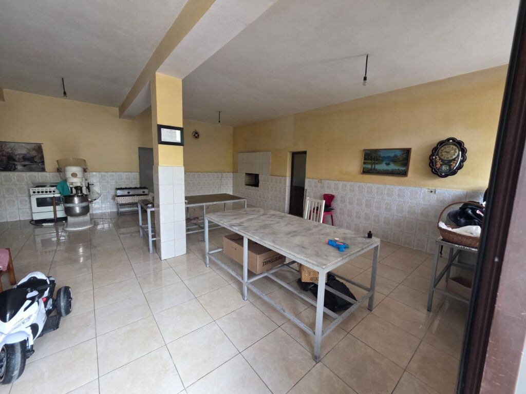 FOR RENT BUSINESS UNIT FLOOR 0 117 M2 IN INSTITUTE 700 EURO