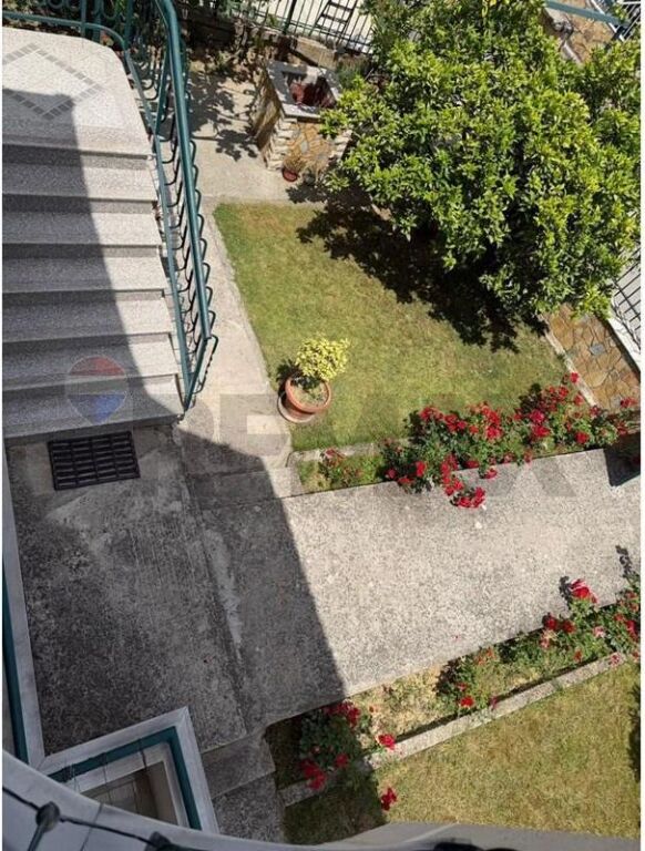 Jepet me qira apartament 2+1+2, kati i dyte i viles ne Selite