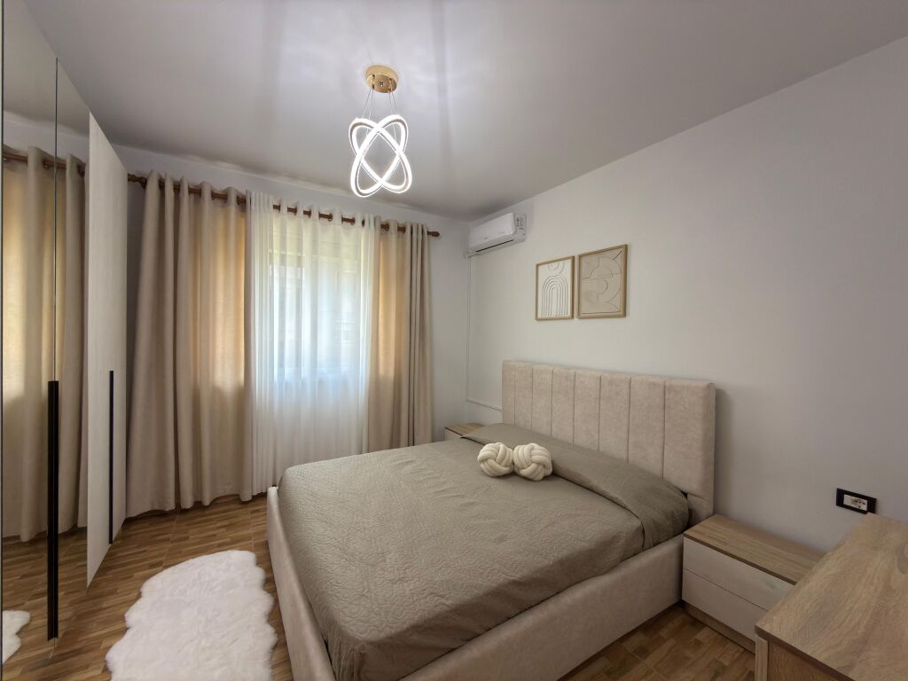 Ekskluziv, jepet me qira apartament luksoz 1+1 i sapo arredar në zonën e Alliasit, Tiranë