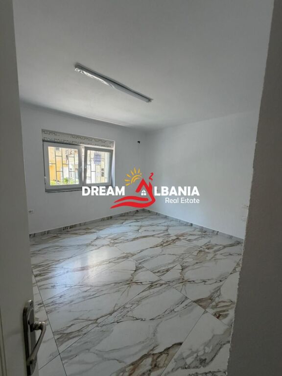 Jepet me qera ambient zyre 2+1 ne Zog te Zi, Tirane (ID 42611540)

