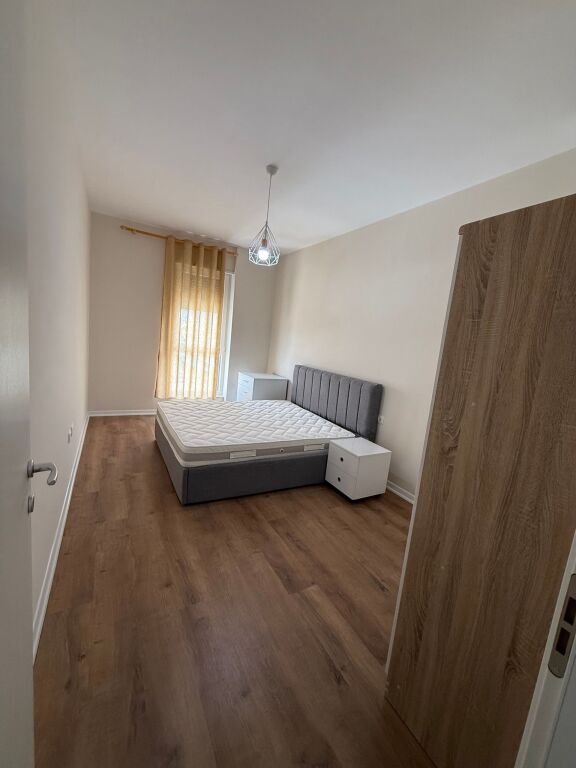 Qera | Apartament 1 + 1 | Rruga 5 Maji | 500 €/muaj