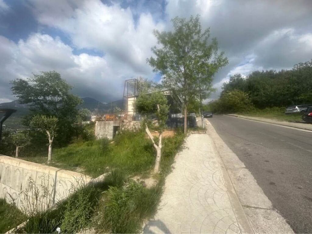 SHITET TRUALL 182 M + NDERTESE - RR. E DAJTIT , TIRANE