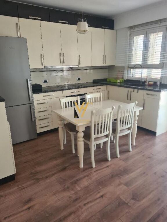 JEPET APARTAMENT 2+1+2+BLK ME QIRA TEK RRUGA KAVAJES 60.000 LEKE