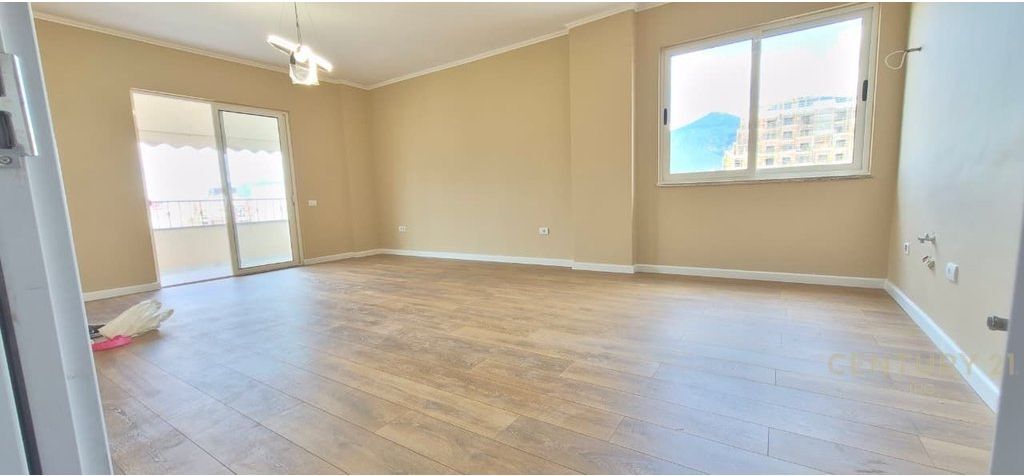 Apartment 2+1+2 for sale near Boulevard Jeanne D’Arc, close to the Ministry of Foreign Affairs,
