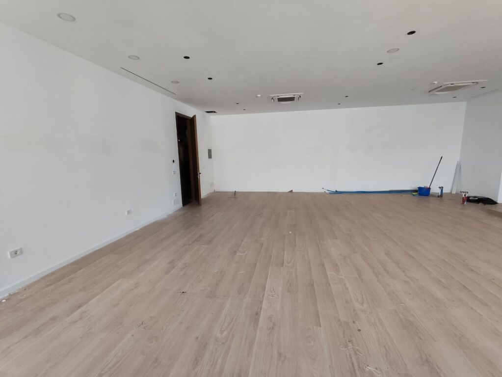 Delijorgj , Zyre 140m2 per qera