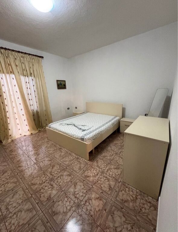 JEPET ME QERA SHTEPI 1+1 ( e mobiluar)- JORDAN MISJA, TIRANE