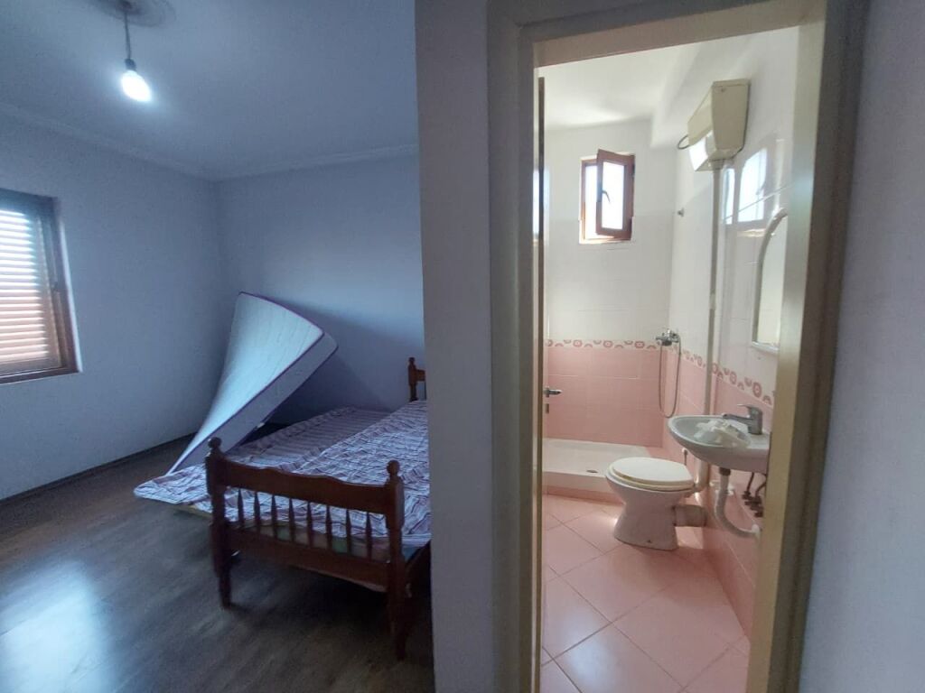 Qera | Shtëpi private 2 + 1 | Rruga Besa | 550 €/muaj