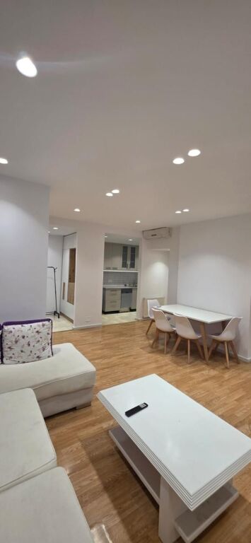 Jepet me qera Apartament 1+1 te Kodra Diellit/ Eleonora