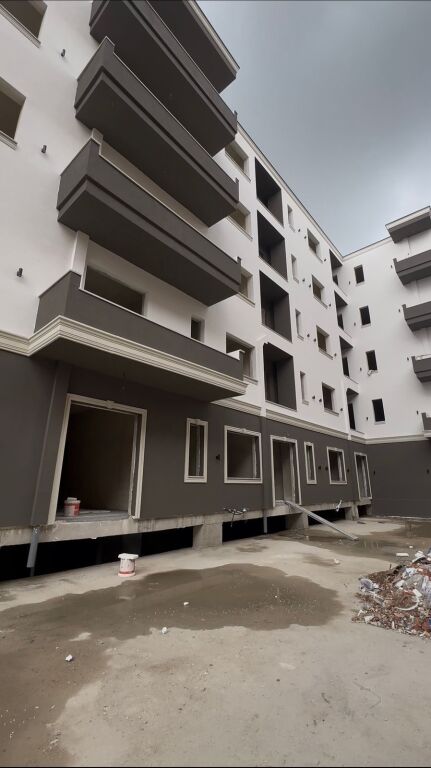 Apartment 1+1 for sale in Kamez