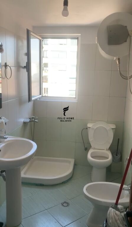 SHITET APARTAMENT 3+1 PAZARI RI 19.000.000 LEKE FH-75440