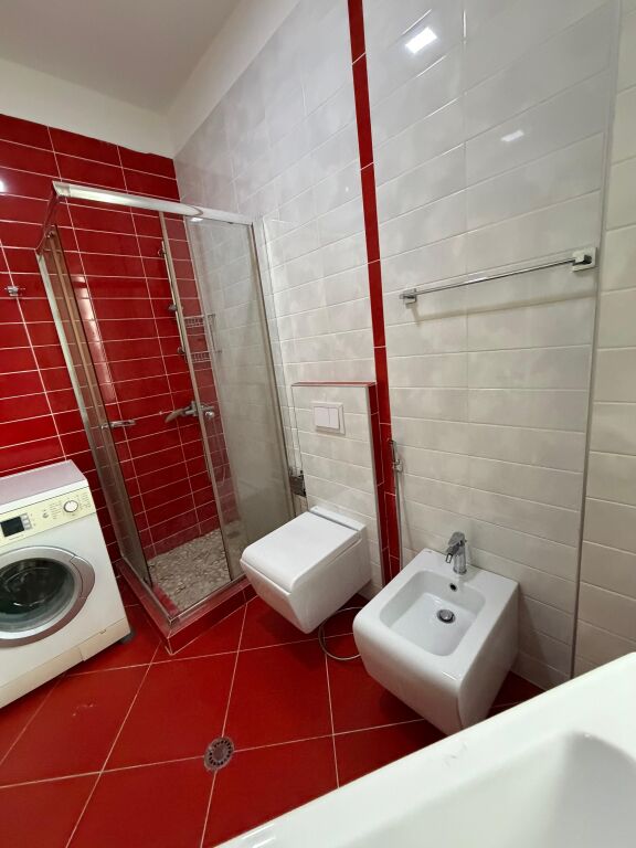 Qira apartment 2+1+2 📍Kopshti Botanik  💶 900 0 0 lekë