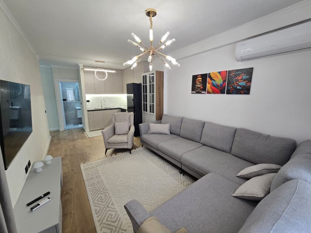 Apartamente 1+1 Ne Shitje, Astir
