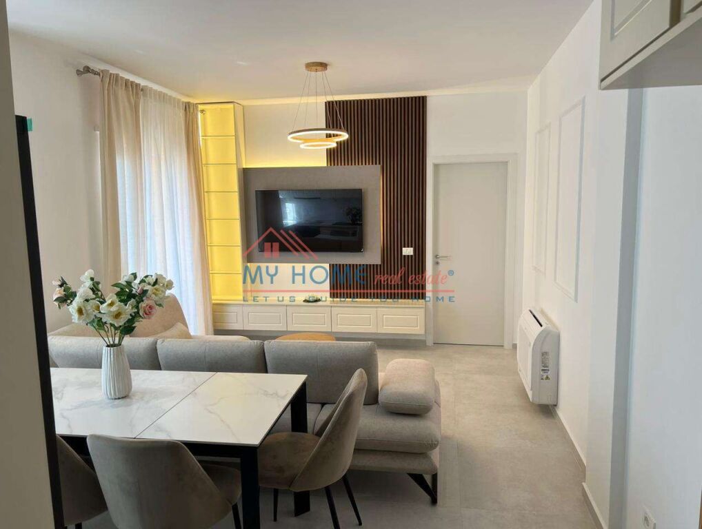 Apartament 2+1+2 me qera tek Shkolla e Kuqe ne Tirane