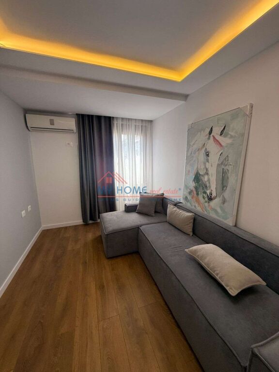 Shiten 3 apartamente 1+1 tek Mozaiku ne Tirane
