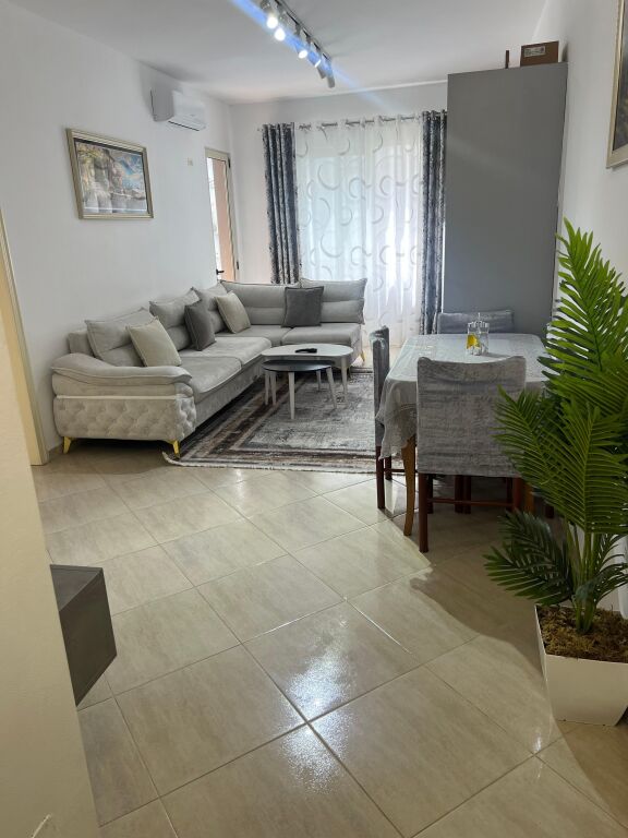 JEPET ME QIRA 2+1+1 Astir 450 euro