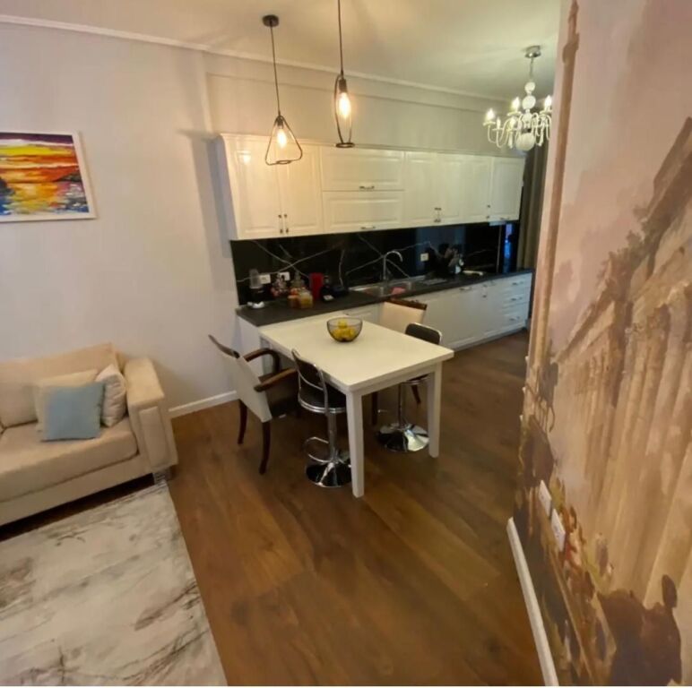 In vendita 2+1+1 vicino a Kodra e Diellit 195.000€
