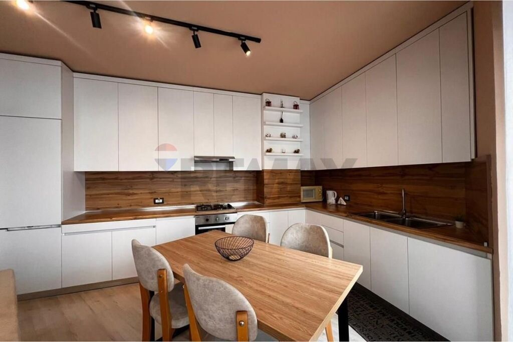 Apartament 1+1 me qera Mine Peza