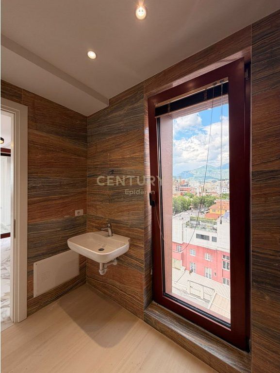 APARTAMENT 1+1 PËR QIRA TEK RRUGA E KAVAJËS 1300€/muaj