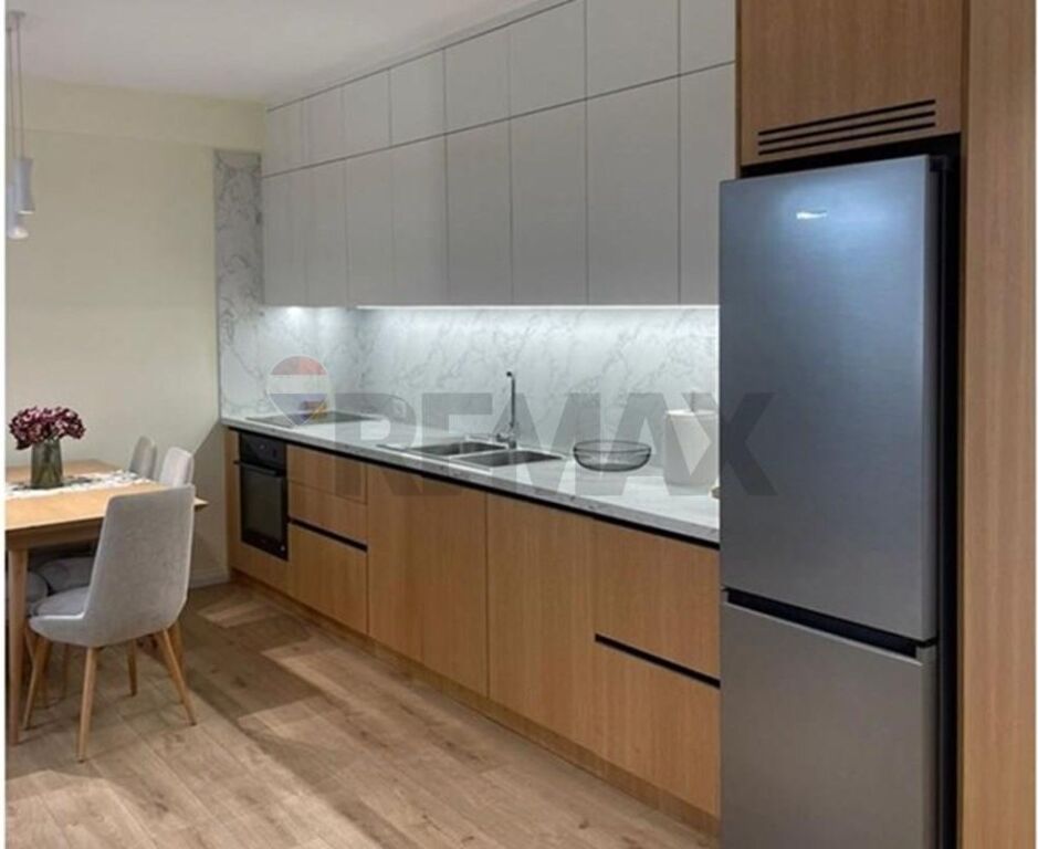 Apartament - Për Qira - Ambasada Amerikane, Tiranë