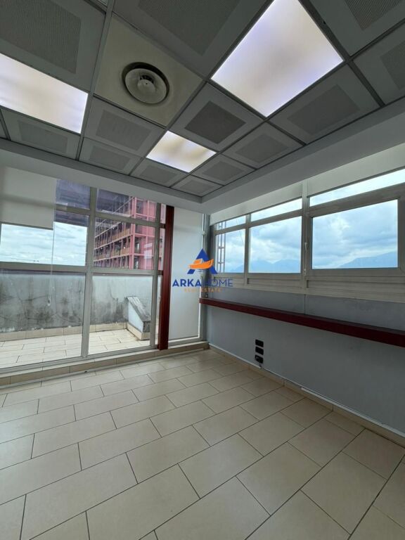 LOCALE UFFICIO IN AFFITTO 450 M2 "GALERIA ROMA, VIA KAVAJËS" 6000 EURO