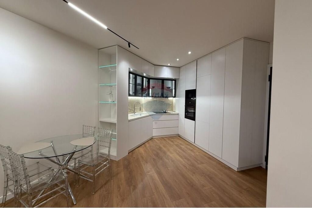 Shitet Apartament Luksoz ne White Hill