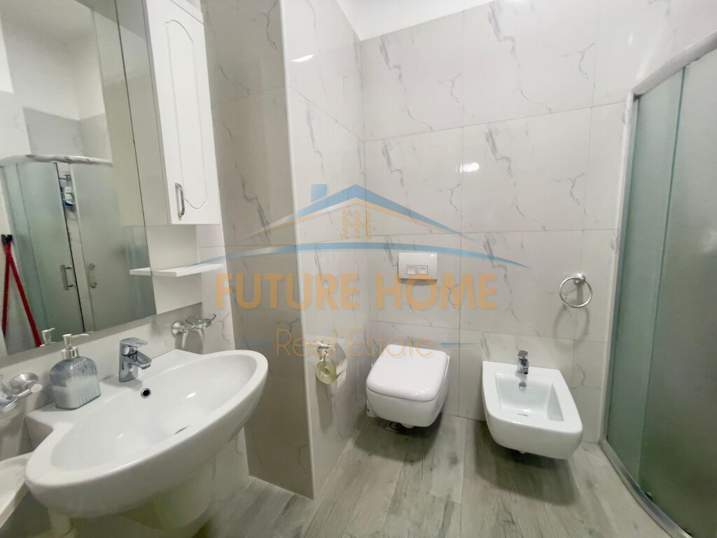 Qera, Apartament 1+1+Post Parkimi, tek Kompleksi Delijorgji, Tiranë