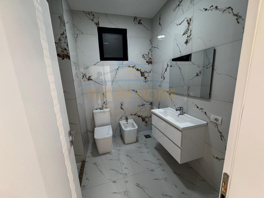 In vendita, Appartamento 2+1, Lago Secco, Tirana.