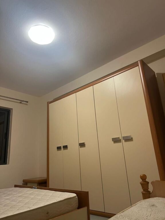 Apartament me qera perballe Spitalit Qsut, Rruga e Dibres
