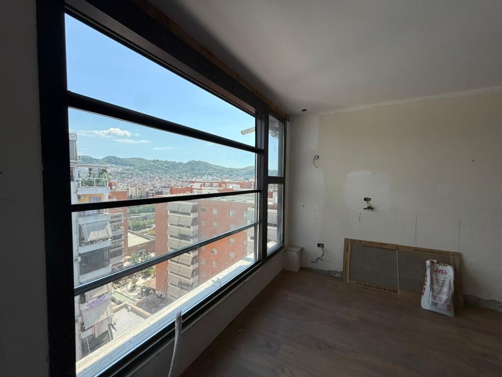 Shitet Apartament 2+1+Post Parkimi, Ngjitur me Deliorgji, Rr. E Kavajës, Tirane