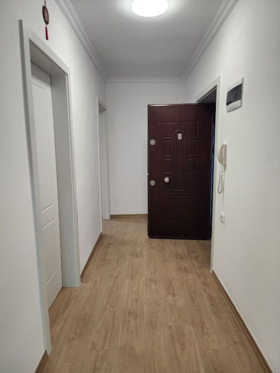 ZYRË ME Qira 90m2( kati 2) 📍Qendër/ Përballë Toptanit | 3 Ambjente pune | 100 % E Re 🔥 95.000 Lekë/Muaj