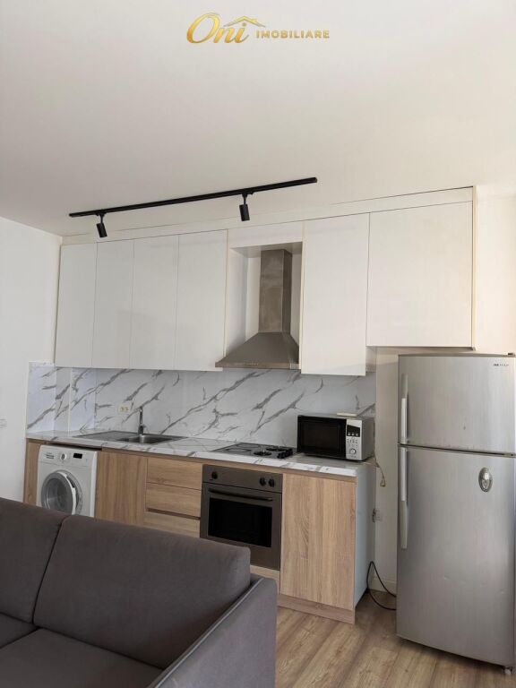 APARTAMENT PER QERA RRUGA E BARIKADAVE