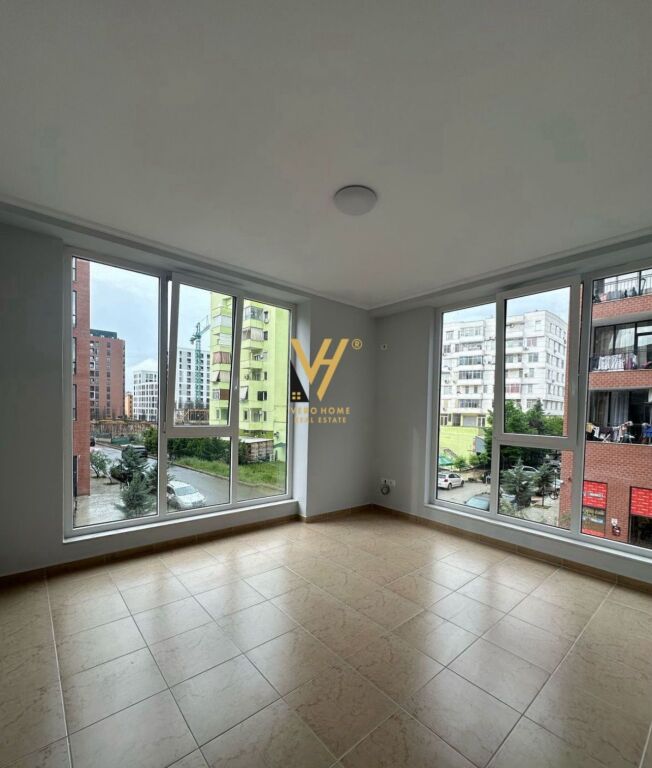 JEPET ZYRE 122 M2 ME QERA TE STACIONI I TRENIT 1.300 EURO